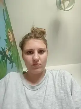 SandyCassie online show from June 16, 2026, 9:23 am