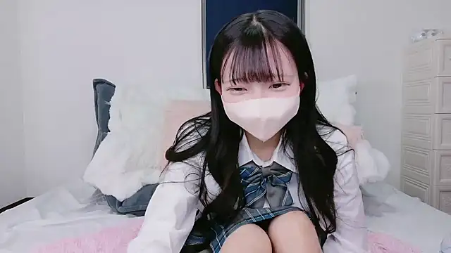 Snapshot of Mirai_oO16Oo chatting on November 4, 2025, 8:35 am Mirai oO16Oo online show from November 4, 2025, 8:35 am