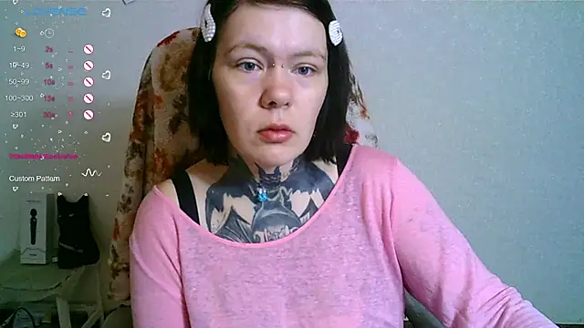 Snapshot of The_ICE_OWL chatting on October 18, 2025, 6:16 am The ICE OWL online show from October 18, 2025, 6:16 am