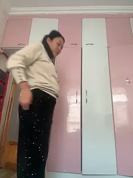 aini-maili online show from December 3, 2025, 6:54 am