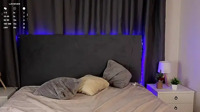 NadiaGnegy online show from November 20, 2025, 3:12 pm