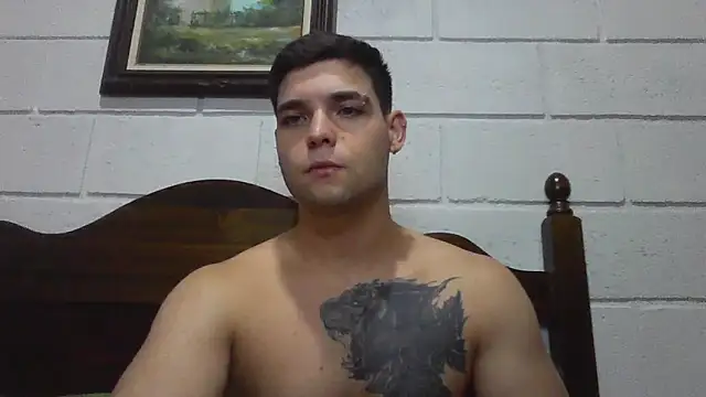 Snapshot of Zure-xxx chatting on May 19, 2026, 2:51 am Zure-xxx online show from May 19, 2026, 2:51 am
