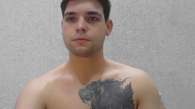 Snapshot of Zure-xxx chatting on June 6, 2026, 5:34 am Zure-xxx online show from June 6, 2026, 5:34 am