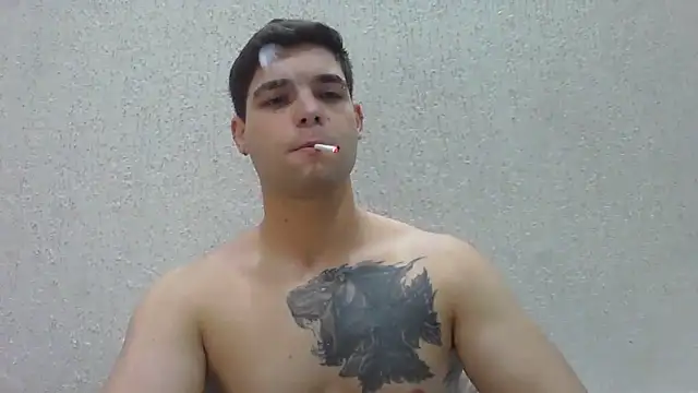 Snapshot of Zure-xxx chatting on June 12, 2026, 1:37 am Zure-xxx online show from June 12, 2026, 1:37 am