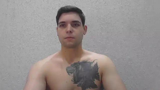 Snapshot of Zure-xxx chatting on June 16, 2026, 12:46 am Zure-xxx online show from June 16, 2026, 12:46 am