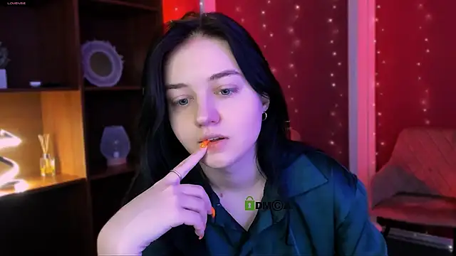 miki ti online show from December 1, 2025, 5:56 am