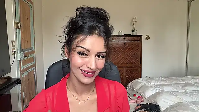 Lailawick online show from July 15, 2026, 5:07 pm