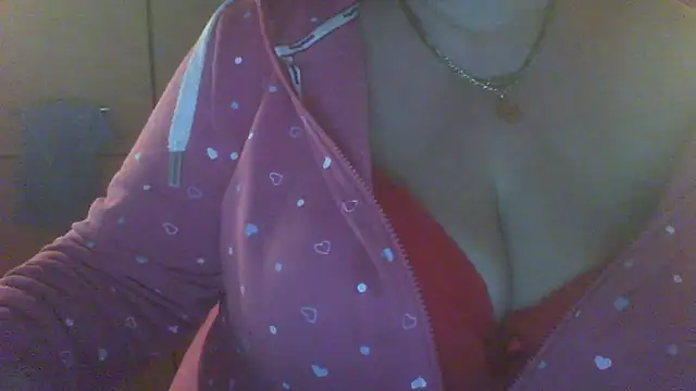 Snapshot of zaubermaeuschen66 chatting on January 16, 2026, 8:24 pm zaubermaeuschen66 online show from January 16, 2026, 8:24 pm