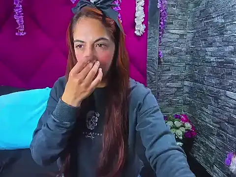 MariamGray1 online show from October 25, 2025, 4:57 pm