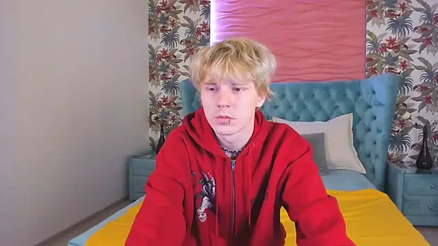 Snapshot of KevinMilky chatting on October 28, 2025, 2:42 pm KevinMilky online show from October 28, 2025, 2:42 pm