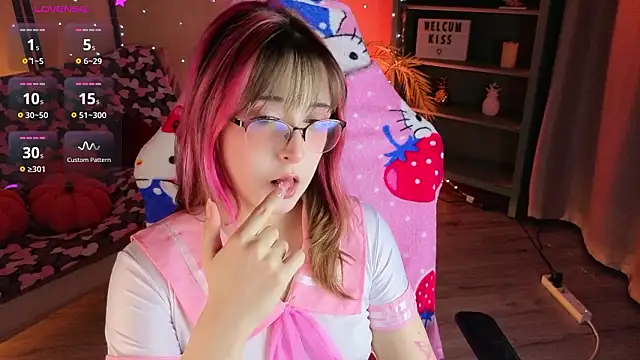 Snapshot of Soffi_Toffi chatting on March 14, 2026, 1:27 pm Soffi Toffi online show from March 14, 2026, 1:27 pm