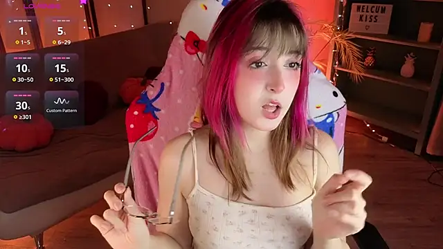 Snapshot of Soffi_Toffi chatting on March 19, 2026, 12:20 pm Soffi Toffi online show from March 19, 2026, 12:20 pm