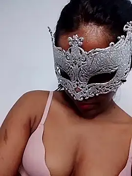 Kavee Girl0 online show from June 18, 2026, 3:29 am