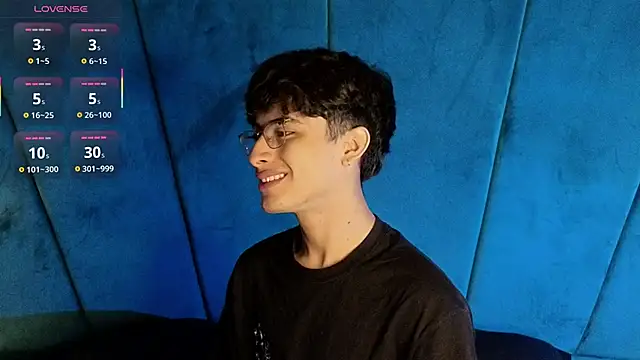 Aaron Eze online show from October 24, 2025, 10:28 pm