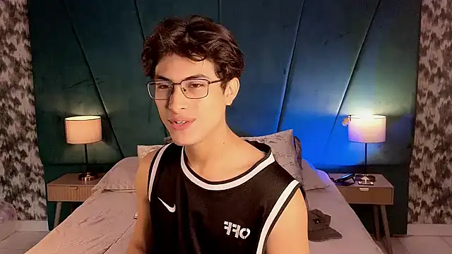 Aaron Eze online show from May 29, 2026, 12:36 pm