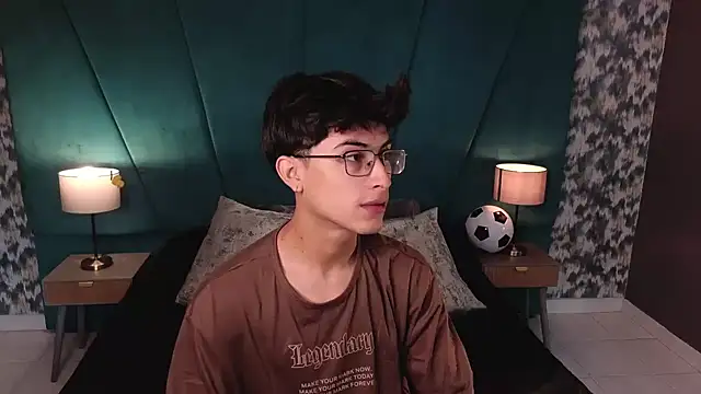 Aaron Eze online show from June 13, 2026, 12:58 pm
