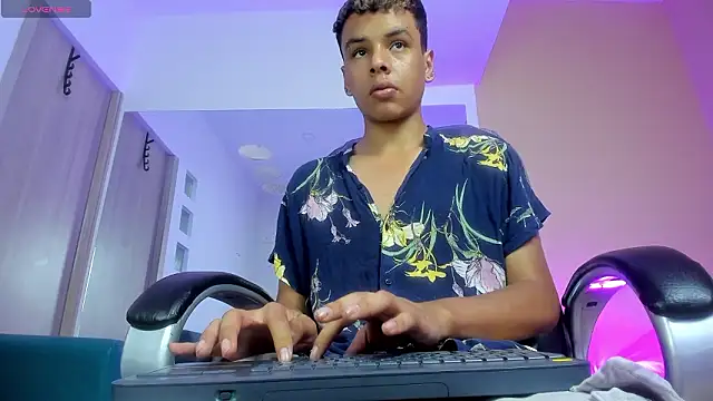 Xavier Fox    online show from March 13, 2026, 8:15 pm