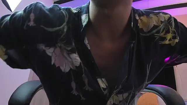 Xavier Fox    online show from March 19, 2026, 8:24 pm