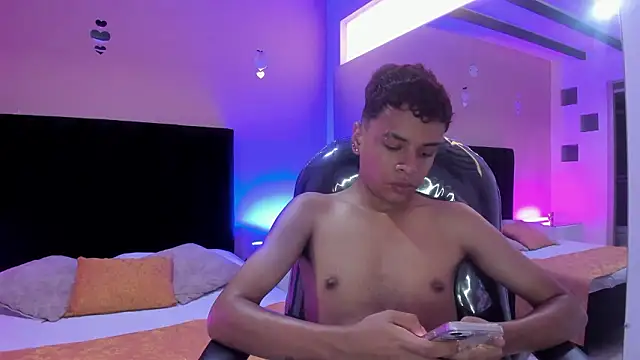 Xavier Fox    online show from March 24, 2026, 8:25 pm