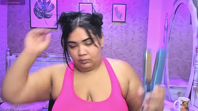 Sara clk online show from May 12, 2026, 7:33 pm