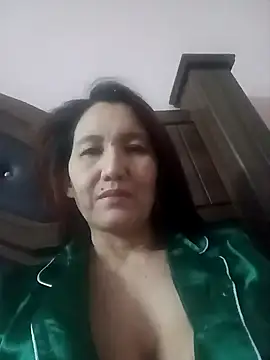 Snapshot of Bigtitsass81 chatting on November 11, 2025, 5:24 pm Bigtitsass81 online show from November 11, 2025, 5:24 pm