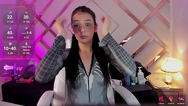 michelle cutee  online show from February 5, 2026, 8:02 pm