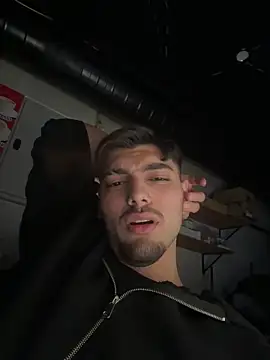 emir343475 online show from October 16, 2025, 10:33 pm