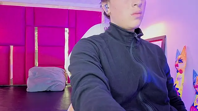 moon winy online show from March 21, 2026, 11:48 am