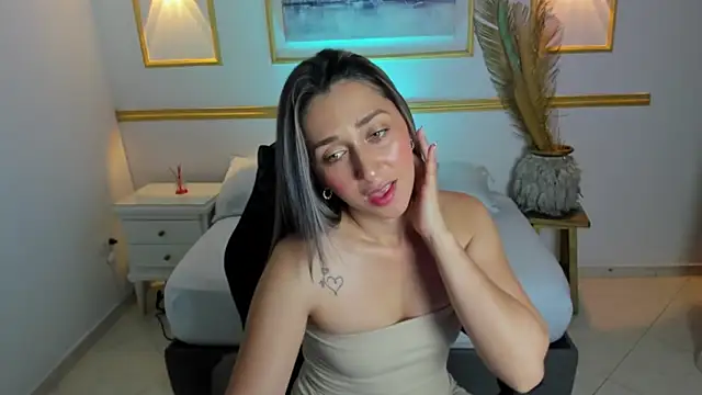 karlyy  online show from February 2, 2026, 7:12 pm