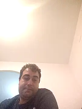 GluingPerson online show from November 11, 2025, 12:32 am