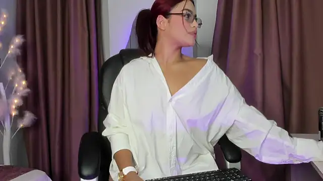 camila  bouzas online show from March 27, 2026, 11:32 am