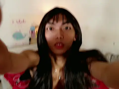 HaileyPresly online show from December 2, 2025, 6:36 pm