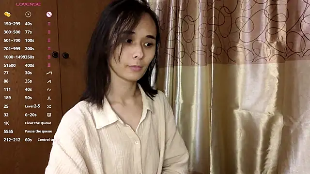 Snapshot of CathiBell chatting on October 17, 2025, 1:35 pm CathiBell online show from October 17, 2025, 1:35 pm