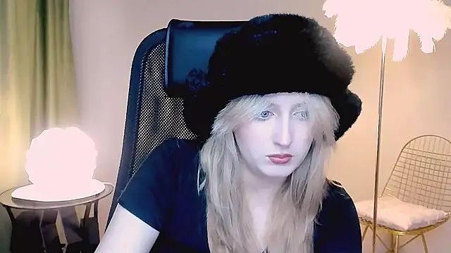 ScarlettScril online show from November 14, 2025, 9:30 am