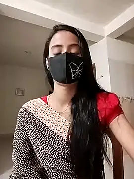 Snapshot of Ratri-Biswas chatting on November 26, 2025, 6:47 am Ratri-Biswas online show from November 26, 2025, 6:47 am