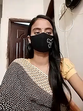 Snapshot of Ratri-Biswas chatting on December 5, 2025, 8:45 am Ratri-Biswas online show from December 5, 2025, 8:45 am