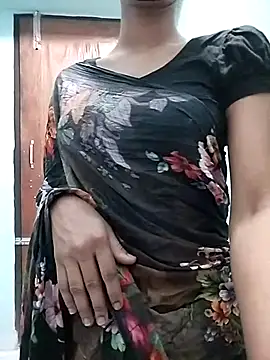 Snapshot of Ratri-Biswas chatting on April 22, 2026, 5:25 pm Ratri-Biswas online show from April 22, 2026, 5:25 pm
