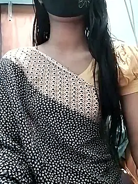 Snapshot of Ratri-Biswas chatting on May 3, 2026, 4:13 pm Ratri-Biswas online show from May 3, 2026, 4:13 pm