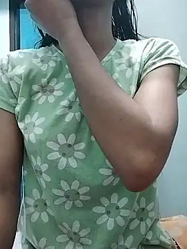 Snapshot of Ratri-Biswas chatting on May 19, 2026, 4:08 am Ratri-Biswas online show from May 19, 2026, 4:08 am