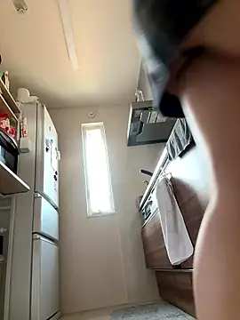 Sakura 00  online show from November 18, 2025, 4:06 am