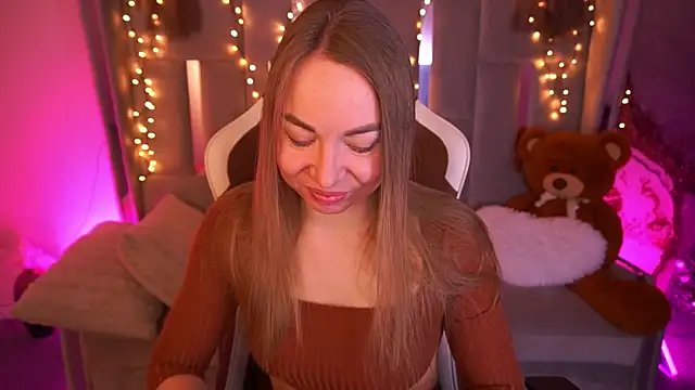 VixenMuse online show from March 15, 2026, 8:59 pm