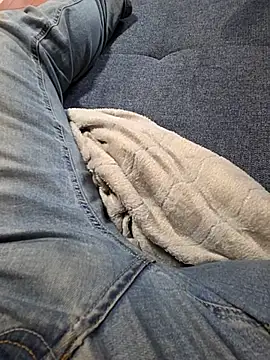 Snapshot of michindm chatting on March 10, 2026, 6:40 am michindm online show from March 10, 2026, 6:40 am