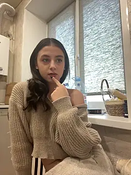 ScarletVelur online show from February 5, 2026, 2:11 pm