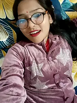 Vanshika1432 online show from November 13, 2025, 7:18 am