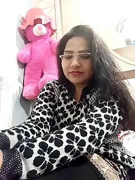 Vanshika1432 online show from January 13, 2026, 5:35 am