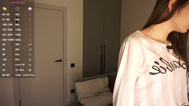 BrynnHolverson online show from January 15, 2026, 7:28 pm