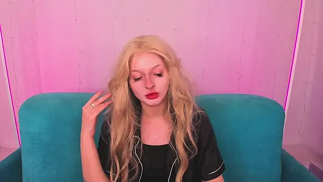 AlessaKiss online show from November 13, 2025, 8:57 am