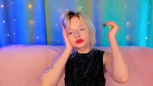 AlessaKiss online show from April 24, 2026, 1:52 am