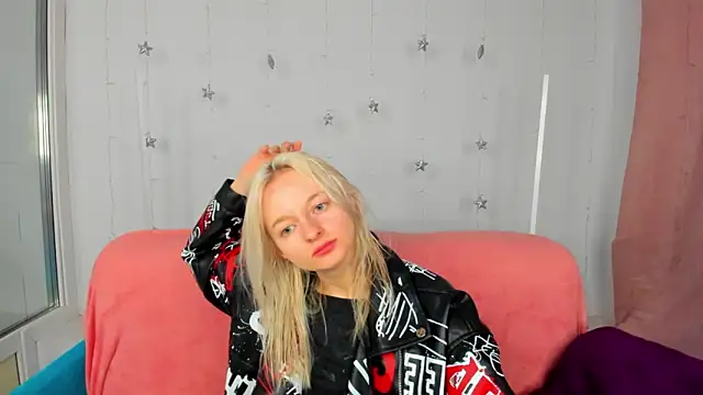 Snapshot of AlessaKiss chatting on May 29, 2026, 1:47 am AlessaKiss online show from May 29, 2026, 1:47 am