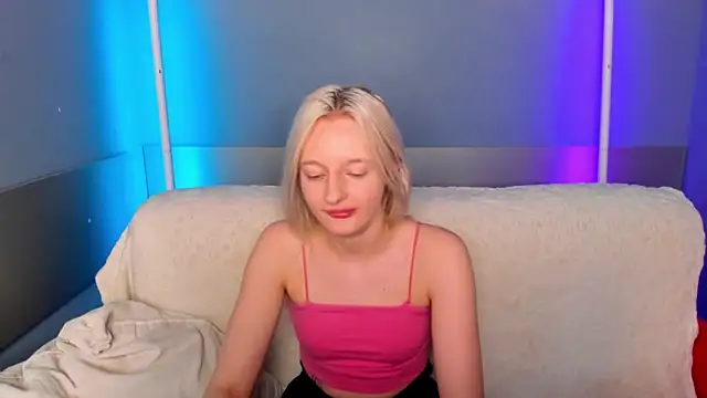 Snapshot of AlessaKiss chatting on May 30, 2026, 1:46 am AlessaKiss online show from May 30, 2026, 1:46 am